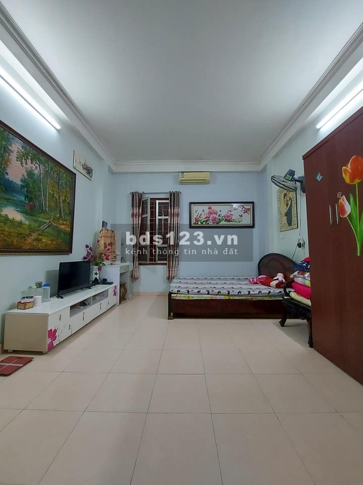 Nhiều tiện ích Bằng Liệt 30m, 5 tầng đúc, ngõ thông rộng, 3 phòng ngủ, nhỉnh 2 tỷ