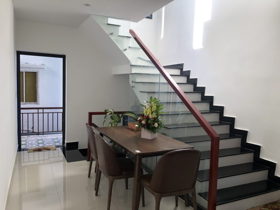 Bán villa mặt tiền Tôn Đức Thắng, giá 12 tỷ, liên hệ chính chủ