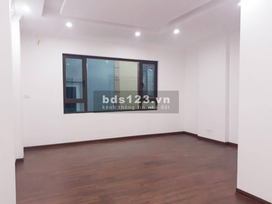 Bán Nhà Cấp 4 giá 2,55 Tỷ gần ĐH Công Nghiệp Hà Nội.
