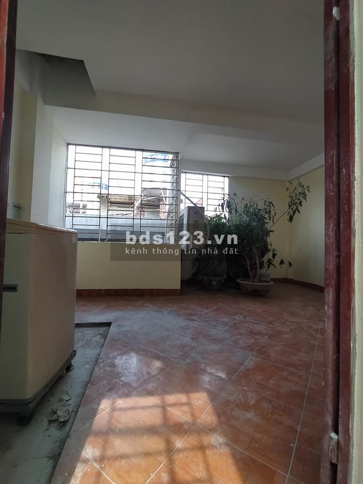 Bán nhà đẹp gần phố, hàng xóm Royal City, tầm tiền khu vực nhiều khách săn tìm, giá chào 3.2 tỷ
