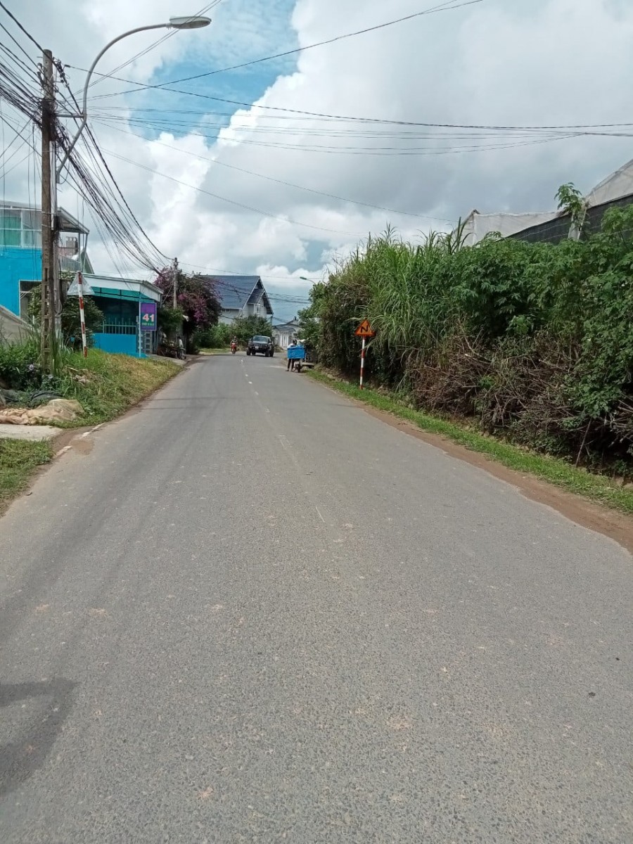 Cần bán đất mặt tiền đường gần đại học Yersin Đà Lạt, phường 8, đường Vạn Kiếp