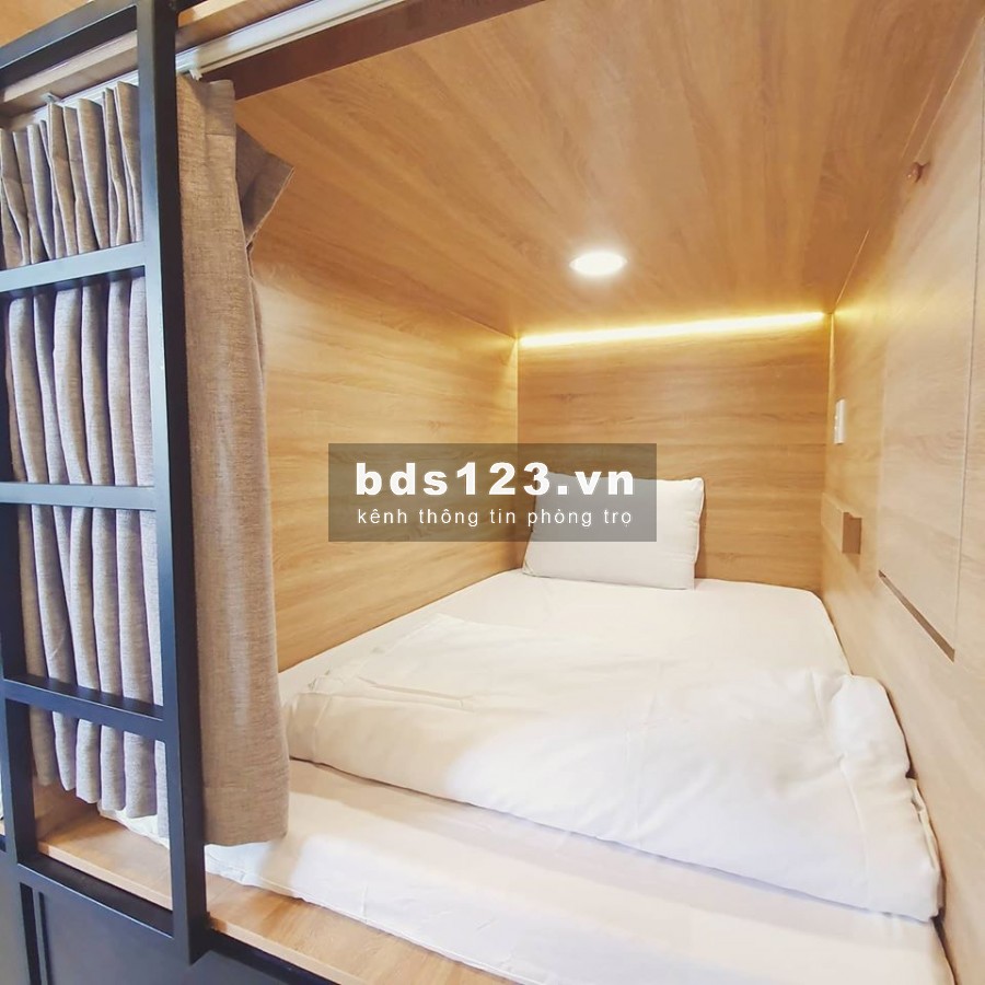 KTX nữ phòng ở ghép có ban công có nội thất, chỉ từ 2tr2. trung tâm quận 1