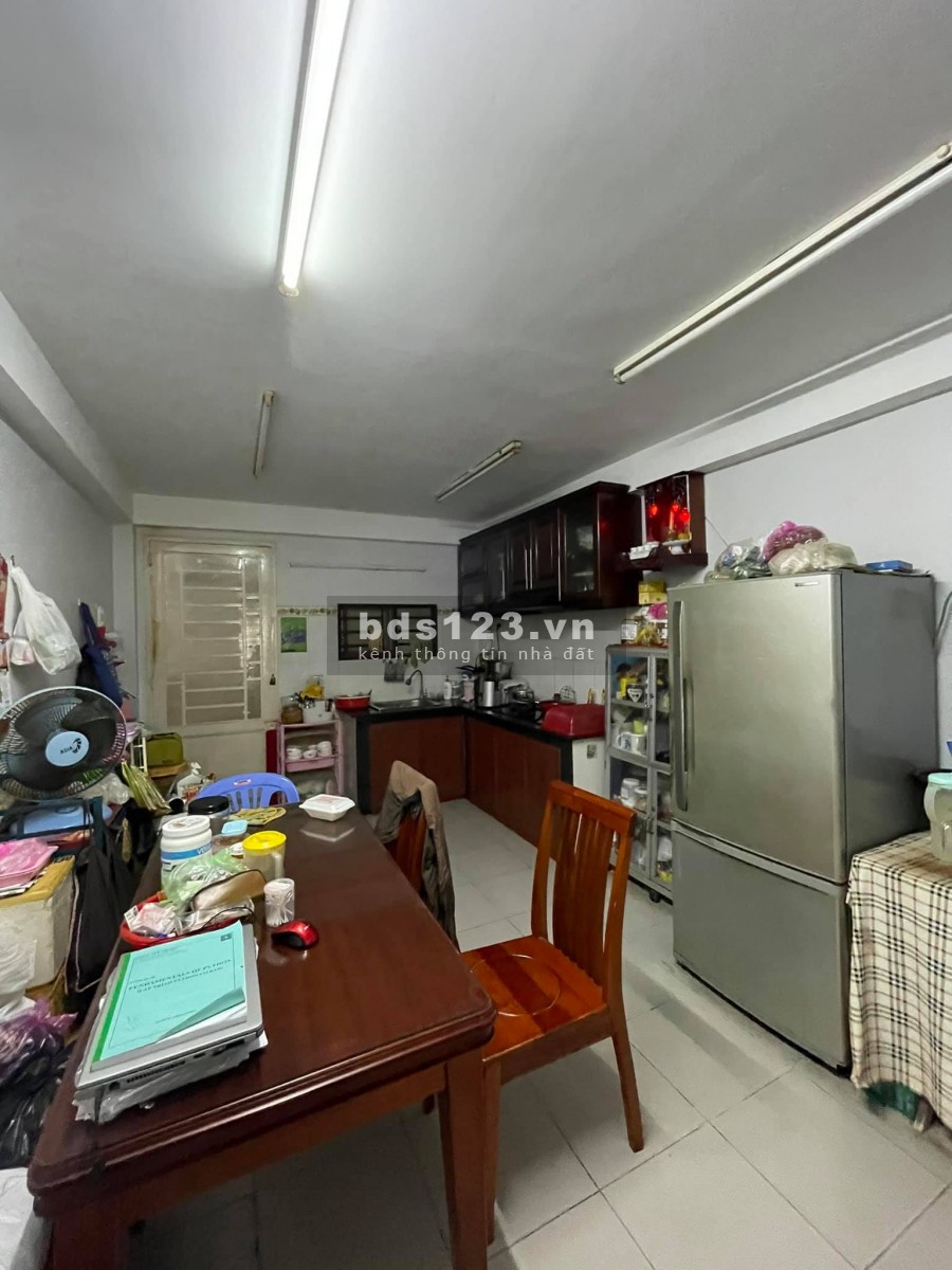 Xe hơi đậu cửa đường Nguyễn Tri Phương, Q10, 50m2, 5 tầng, Chỉ 11 tỷ