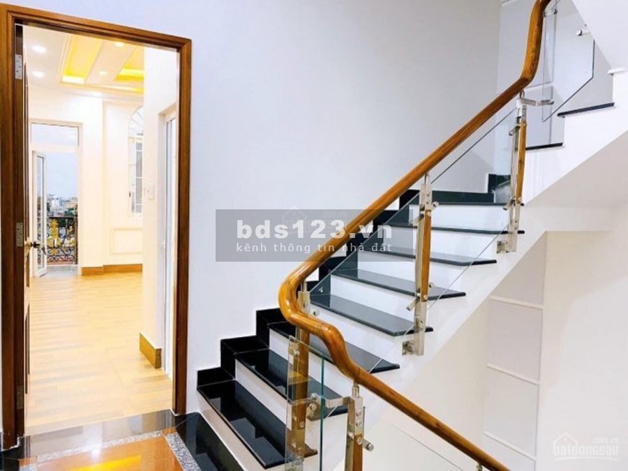 Nhà phố cao cấp sổ hồng riêng, chính chủ không qua môi giới