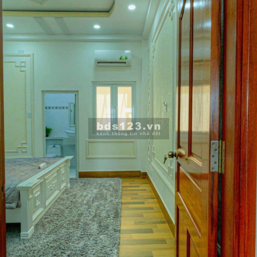 Nhà phố cao cấp sổ hồng riêng, chính chủ không qua môi giới