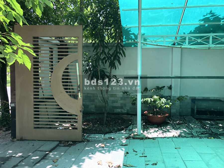 Cho thuê Villa 300m2 trệt 3 lầu 7P thang máy, hồ bơi sân vườn An Phú QUẬN 2