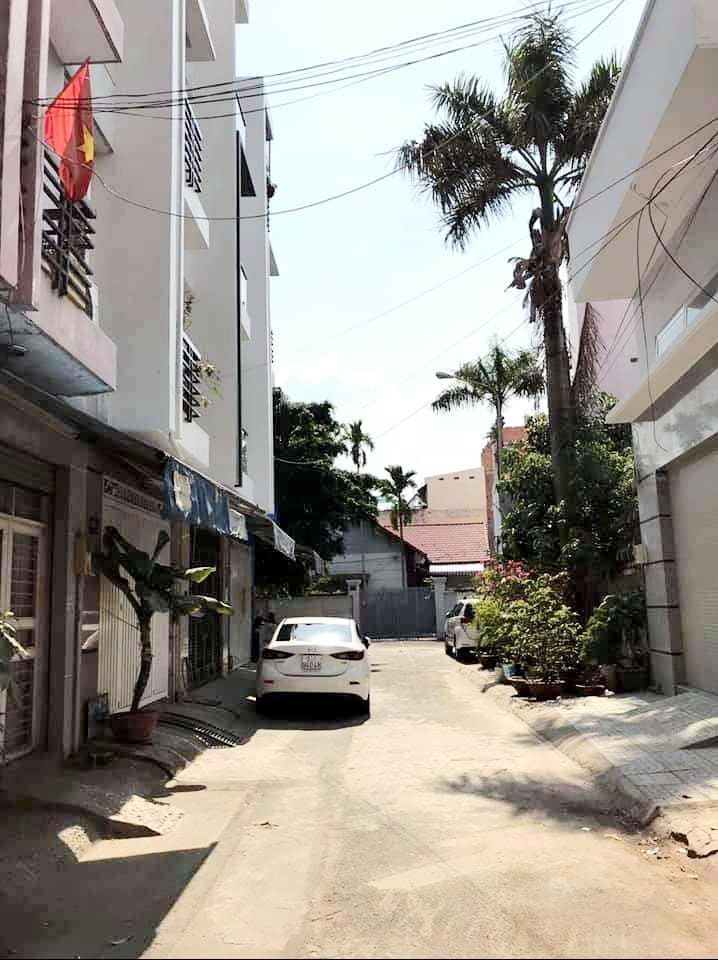 Chính chủ bán nhà Nguyễn Phúc Chu Tân Bình Hẻm xe hơi 4 tầng Nội thất cao cấp- giá 5 Tỷ 4 (tl)