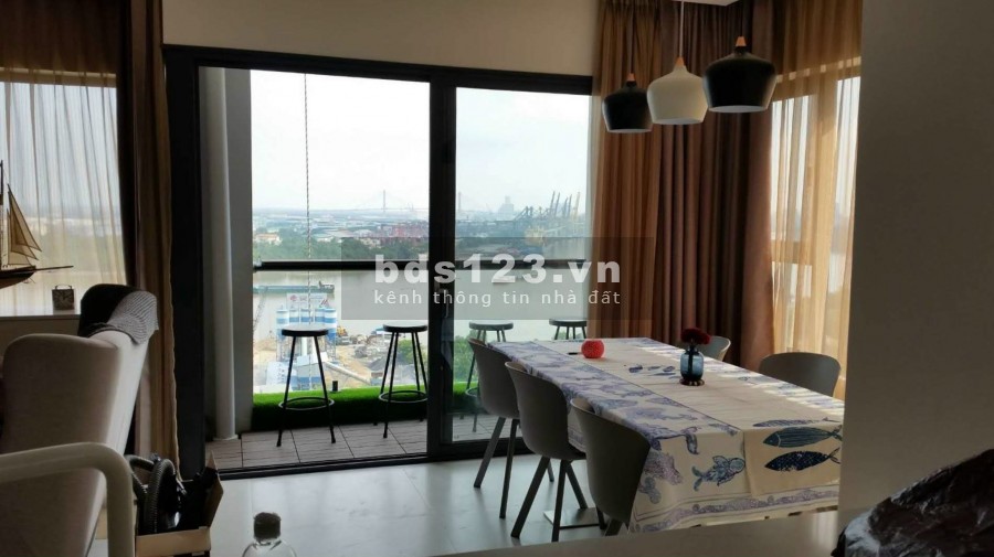 Cho thuê căn hộ 3 pn 116 m2 có sảnh và 2 ban công giá 21 triệu/tháng