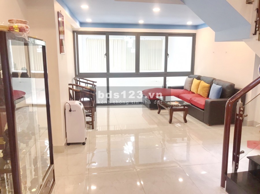 Bán nhà đẹp 3 lầu mặt tiền KD đường Hồ Hảo Hớn P.Cô Giang Quận 1