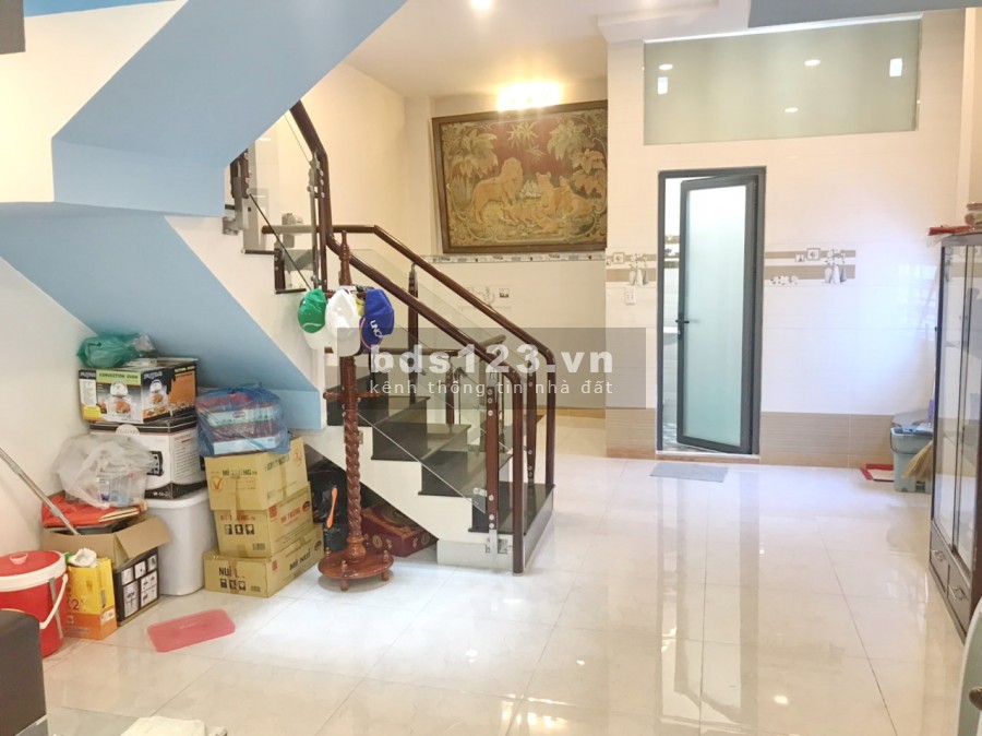 Bán nhà đẹp 3 lầu mặt tiền KD đường Hồ Hảo Hớn P.Cô Giang Quận 1