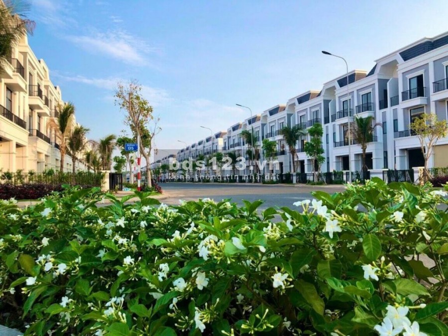 Nhà phố xây sẵn sổ trao liền tay, giá bán 2 tỷ, dự án Đại Phước Molita