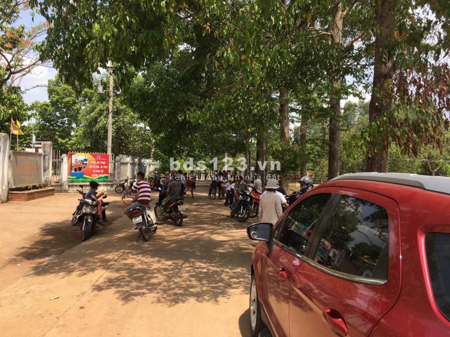 Bán lô đất 600m2 KDC hiện hữu, sổ riêng, thổ cư, mặt tiền 769, giá chỉ 900tr, LH: 0384789181
