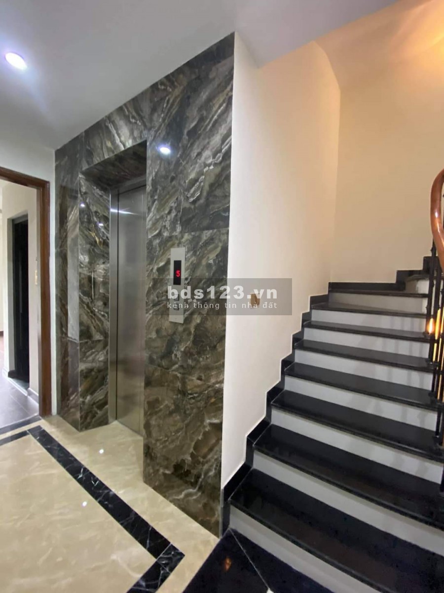 Siêu phẩm Long Biên, hàng hiếm, không có căn thứ 2, dt 112m2, 6 tầng đúc, thang máy có sẵn