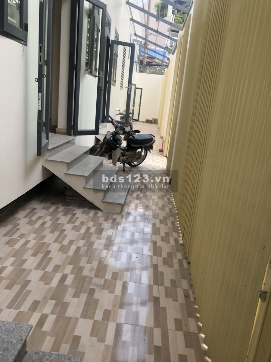 CHDV Lô góc 2 mặt tiền đường Dương Quảng Hàm: 5L ST (27P, 3 kiot 1MB 100m2)