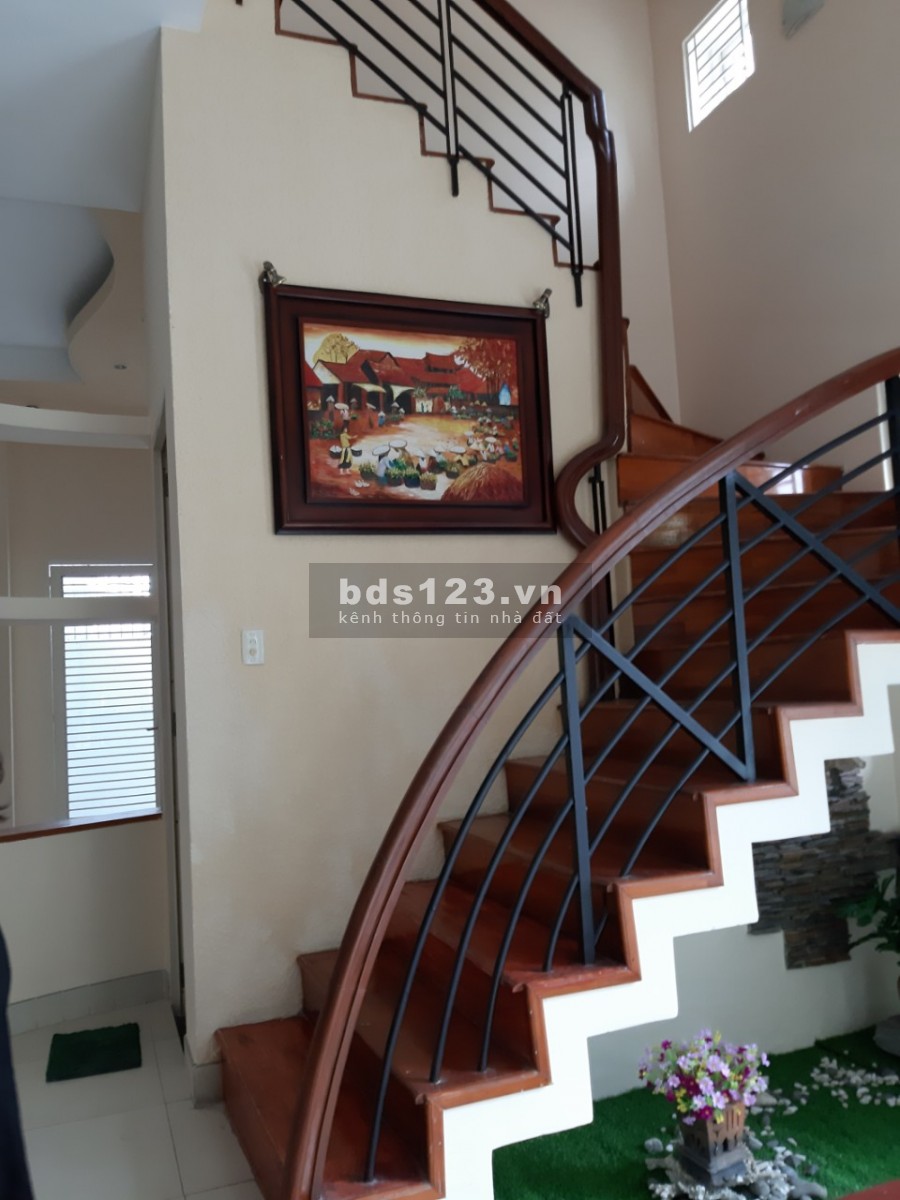 Cho thuê nhà nguyên căn đường Đặng Văn Ngữ Phú Nhuận - nhà mới sửa đẹp có nội thất cho khách thuê vào ở ngay