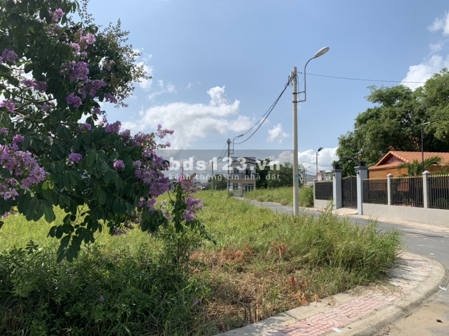 Cần bán đất kdc HTReal Quy Đức, Bình Chánh, đất được phép xây dựng tư so, shr