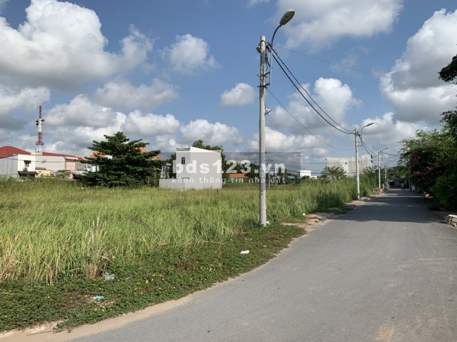 Cần bán đất kdc HTReal Quy Đức, Bình Chánh, đất được phép xây dựng tư so, shr