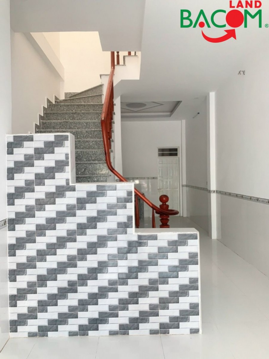 Nhà 1 trệt 1 lầu 72m2 SHR thổ cư Bửu hòa, gần chợ đồn P.Bửu hòa,chỉ 2ty5