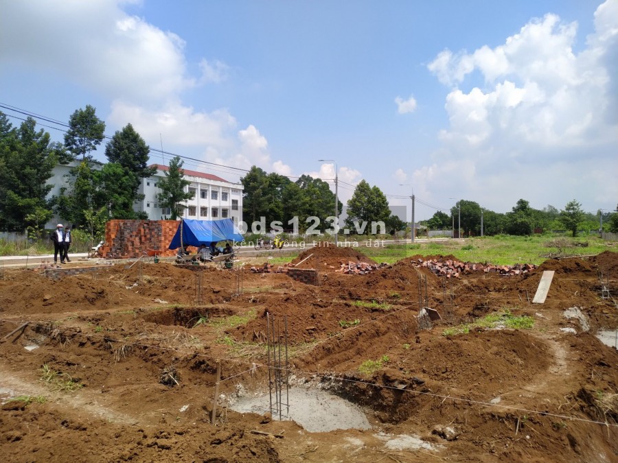 Bán lô đất 600m2 KDC hiện hữu, sổ riêng, thổ cư, mặt tiền 769, giá chỉ 900tr, LH: 0384789181