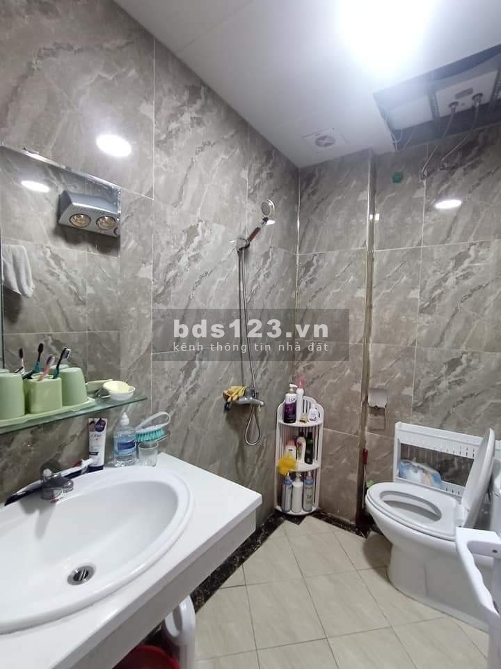 Nhà đẹp Thái Thịnh 63m2, giá bán 5.2 tỷ, lô góc siêu thoáng, kinh doanh sầm uất