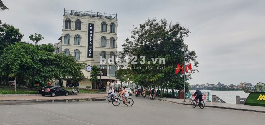 Nhỉnh 200 triệu/m2, đất Tây Hồ, dòng tiền xay toà nhà vp 526m2, mt 28m, mt Tấn 0985363818