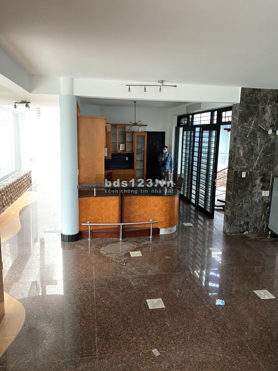 Biệt thự sân vườn Điện Biên Phủ ngay cạnh Đại Học Hồng Bàng Phường 15, Bình Thạnh.