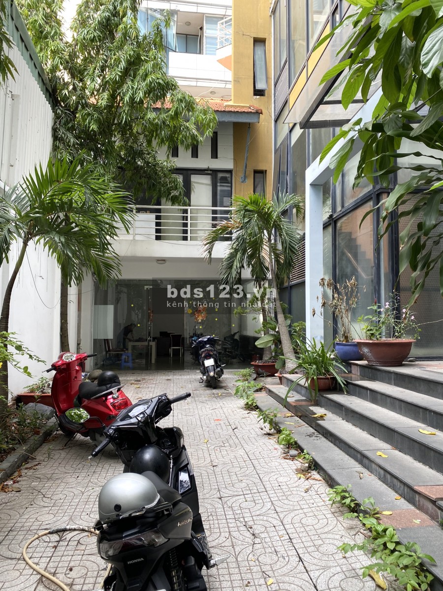 Biệt thự sân vườn Điện Biên Phủ ngay cạnh Đại Học Hồng Bàng Phường 15, Bình Thạnh.