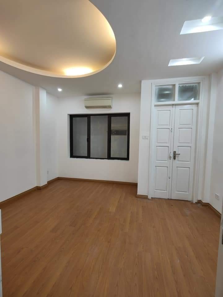 Bán nhà Láng Đống Đa 6 ngủ cho thuê 20 triệu/tháng, dt 40m2 x 5 tầng chỉ 3.85 tỷ ngõ rộng thoáng