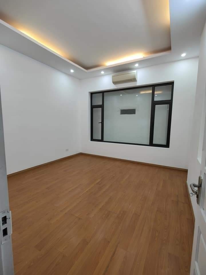Bán nhà Láng Đống Đa 6 ngủ cho thuê 20 triệu/tháng, dt 40m2 x 5 tầng chỉ 3.85 tỷ ngõ rộng thoáng