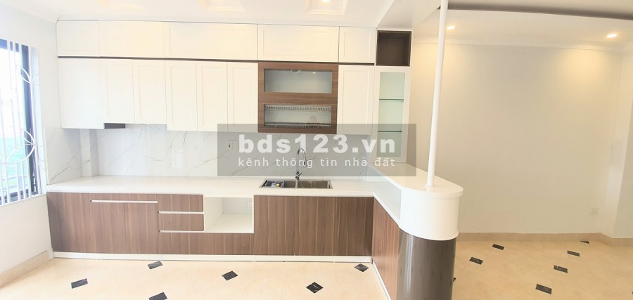 Nhà mới Koong thang máy, 2 ô tô tránh nhau, vỉa hè rộng, kinh doanh đỉnh