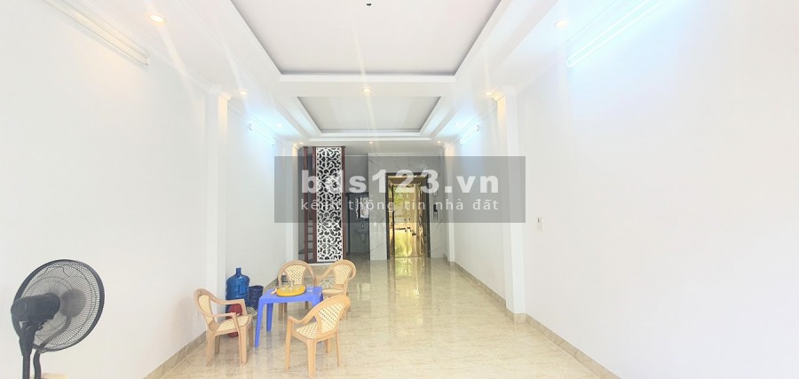 Nhà mới Koong thang máy, 2 ô tô tránh nhau, vỉa hè rộng, kinh doanh đỉnh