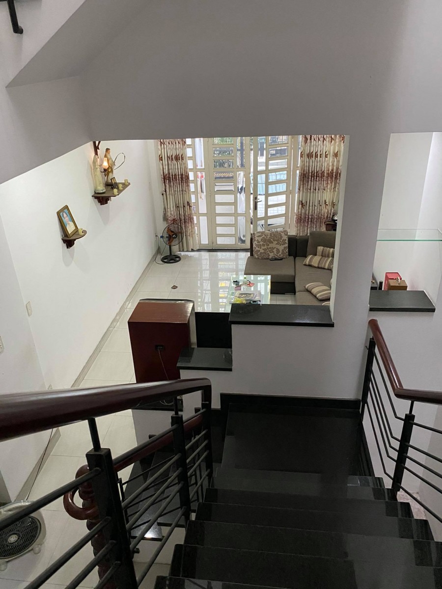 Bán nhà HXH đường Nguyễn Ảnh Thủ, Quận 12