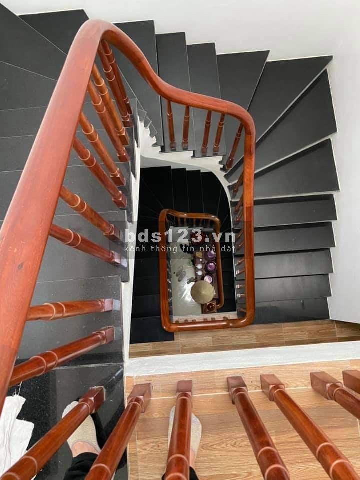 Nhà phố Bắc Cầu dtsd 52m2, giá 2.5 tỷ, 3 pn, đủ công Năng