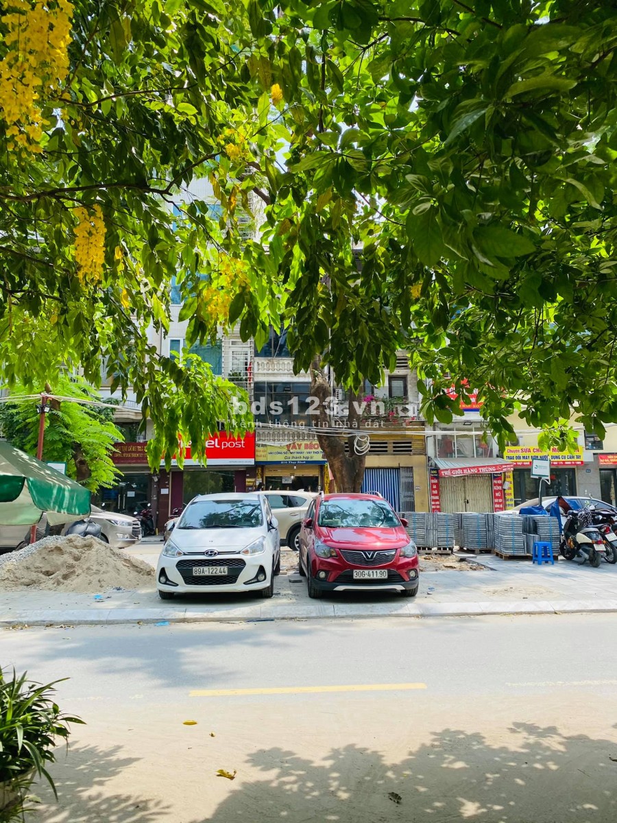 Bán nhà mặt phố Tây Hồ 120m2xMT 6,6m, ô tô 7 chỗ vào nhà, kinh doanh, 2 mặt thoáng