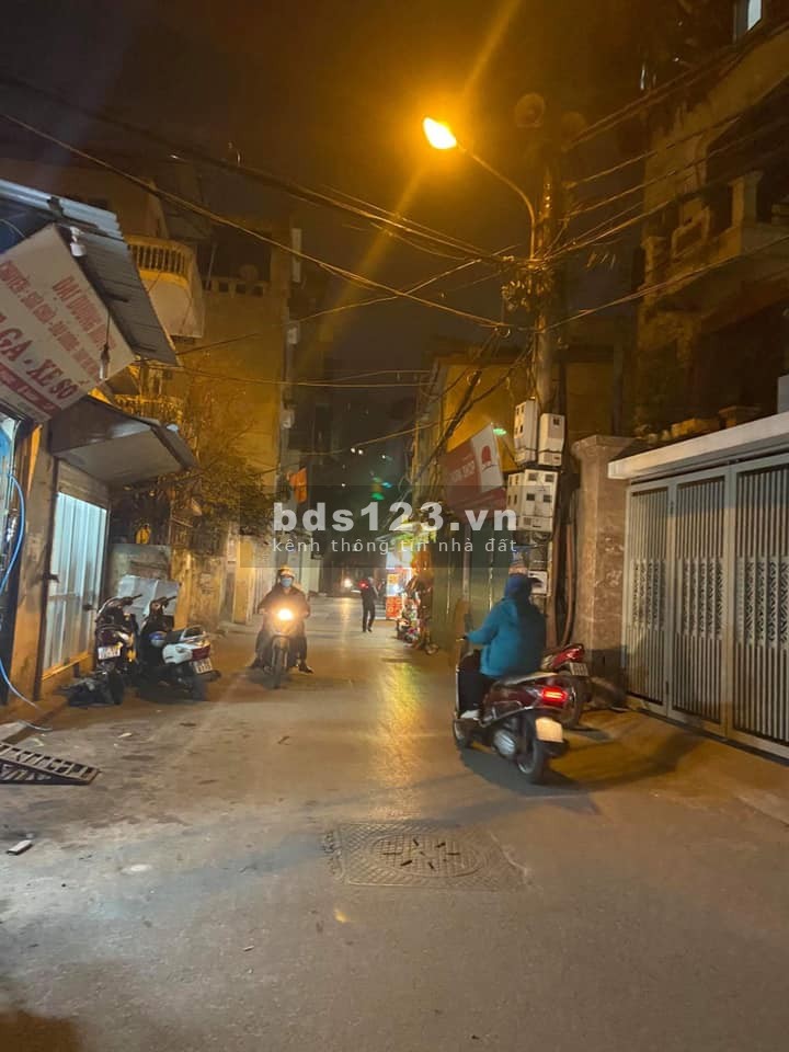 Nhà đẹp Lạc Long Quân, giá 5.1 tỷ, ô tô đỗ cửa, lô góc, dt 43/53m2, 5 tầng