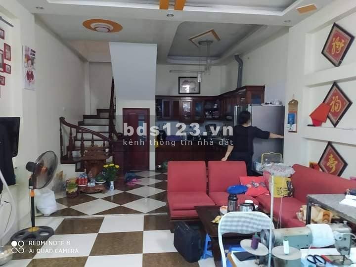Nhà hiếm khó tìm xây 5 tầng bê tông, phố Cực Lộc Hoàng Quốc Việt