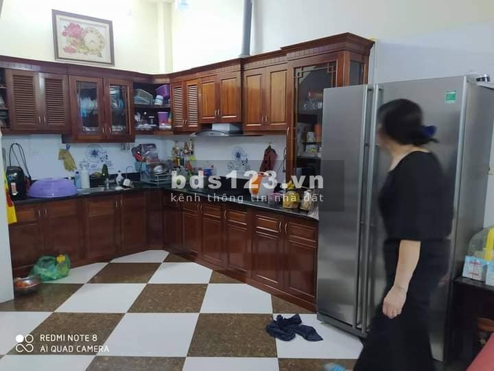 Nhà hiếm khó tìm xây 5 tầng bê tông, phố Cực Lộc Hoàng Quốc Việt