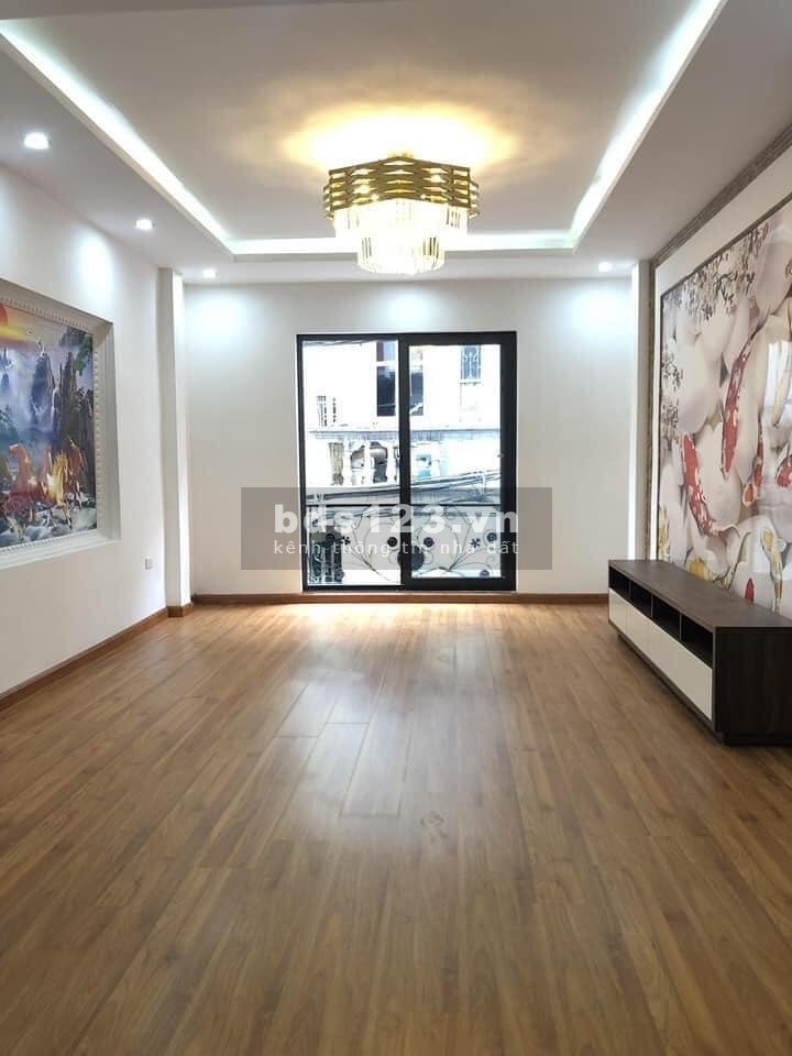 Siêu phẩm nhà đẹp Cầu Giấy, đường ô tô tránh, gara xe 7 chô, 6 tầng đúc, dt 60m2
