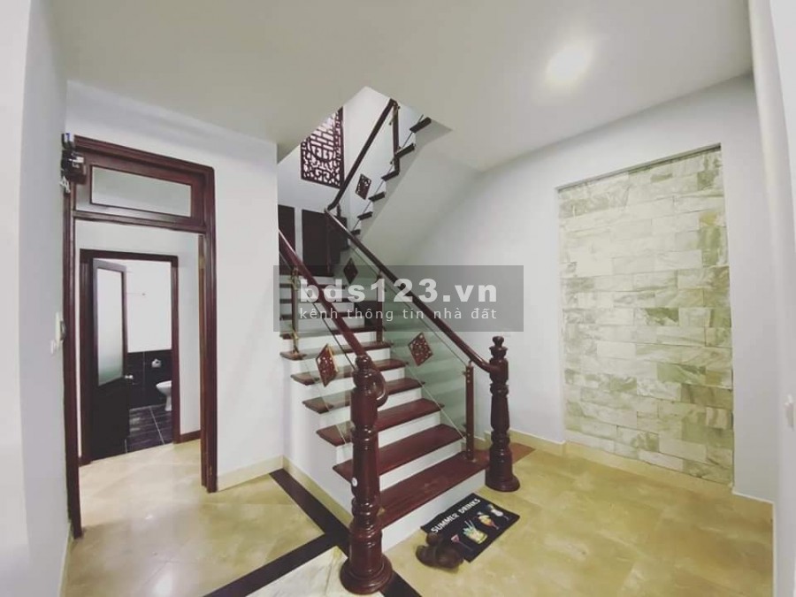 Nhà đẹp đẳng cấp lô góc 3 mặt thoáng, nội thất mới đầy đủ đồ tặng khách