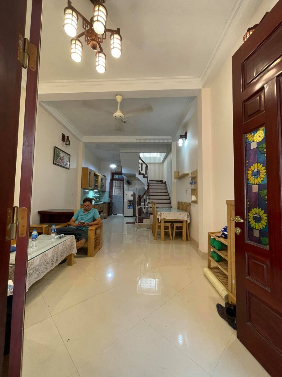 Bán gấp phố Bà Triệu Hà Đông, ô tô 40m, 4 tầng đúc, Tây Tứ Trạch, nhỉnh 4 tỷ