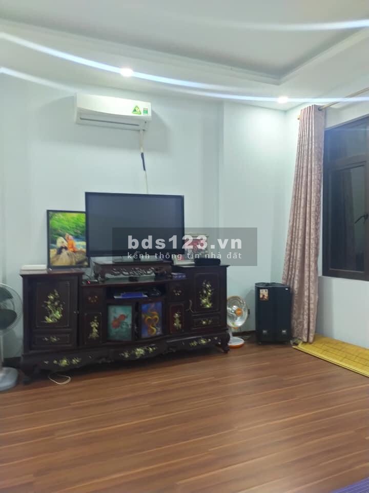 Bán nhà Long Biên , 43m2, 5 tầng, MT 5m, 4,1 tỷ