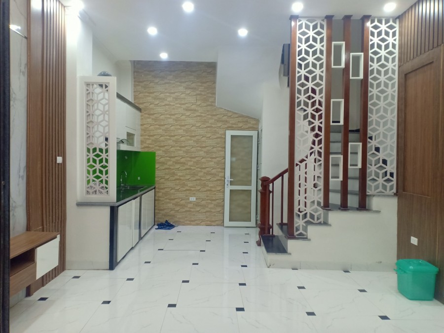Cần bán nhà 5 tầng 54m mt 5m Phố Khương Đình, nhỉnh 4 tỷ, nhà đẹp, ở ngay