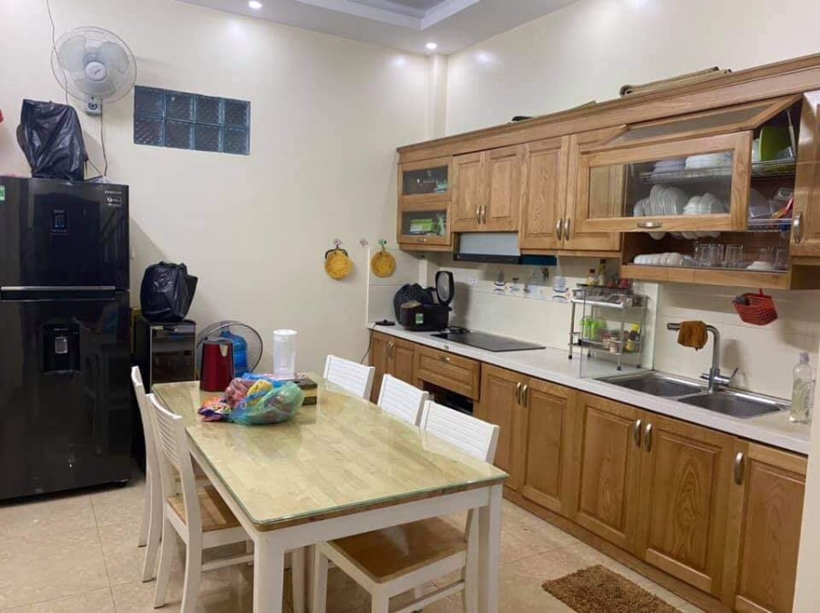 Nhà đẹp vào ở được ngay, Phố Yên Hòa 55m2x5T, nhỉnh 5 tỷ, trung tâm Cầu Giấy