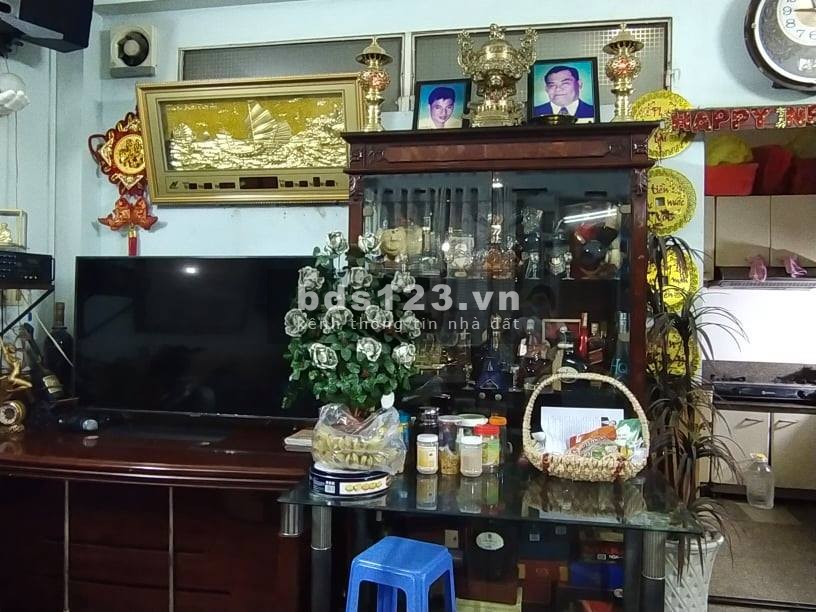 Bán gấp nhà Lý Thái Tổ Quận 3 50m2 giá thương lượng.