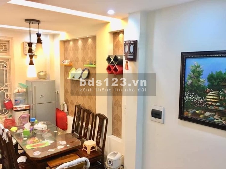 Bán nhà Bồ Đề, GẦN HỒ ĐIỀU HOÀ 50m2, 5 tầng, MT 4m, Giá 4.2 tỷ (ngõ ô tô, gara)