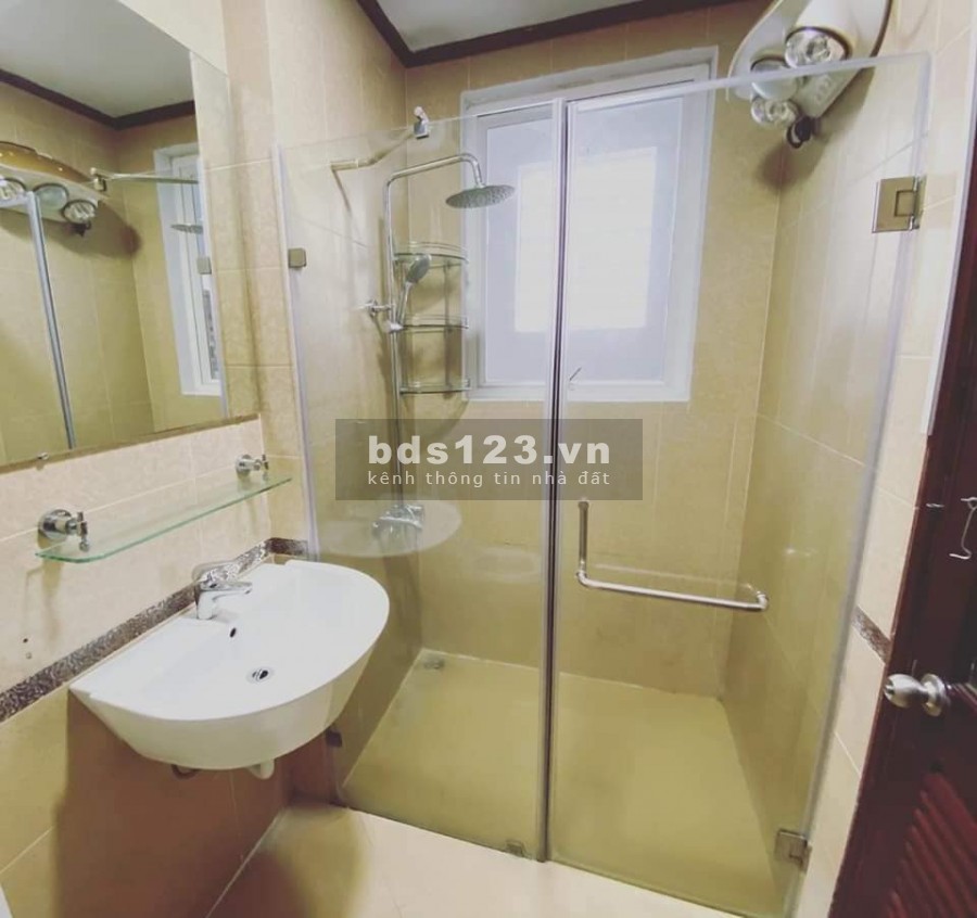 Nhà đẹp đẳng cấp lô góc 3 mặt thoáng, nội thất mới đầy đủ đồ tặng khách