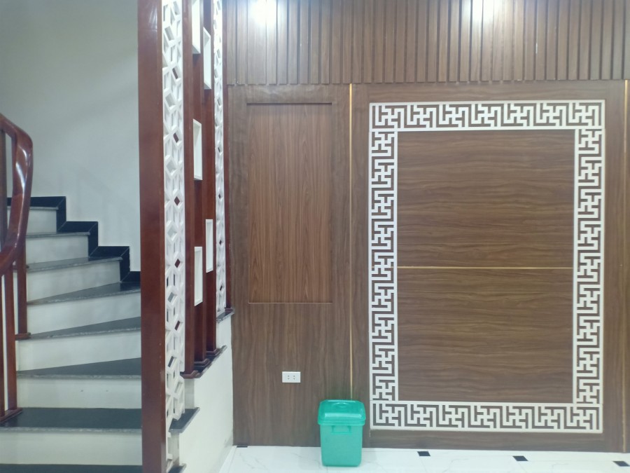 Cần bán nhà 5 tầng 54m mt 5m Phố Khương Đình, nhỉnh 4 tỷ, nhà đẹp, ở ngay