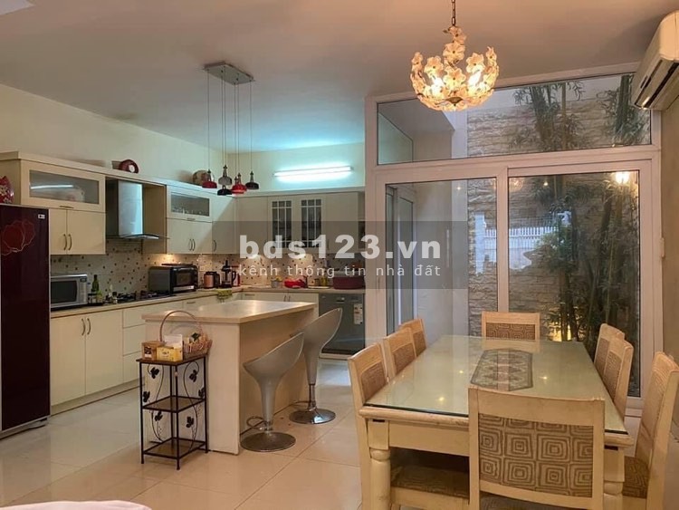 Bán nhà Bồ Đề đẹp như khách sạn 5 sao, sân vườn, 120m2, 5 tầng, MT 5,5m, nhỉnh 10 tỷ