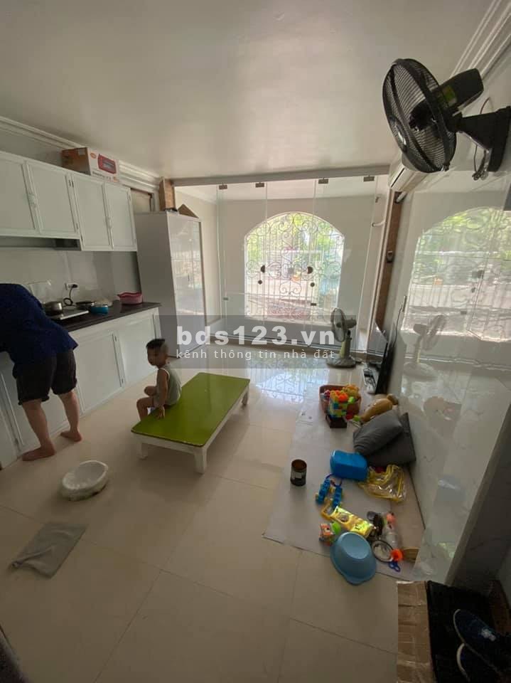 Nhỉnh 3 tỷ có ngay khẩu Vạn Phúc 6 tầng, ô tô đỗ trước cửa nhà