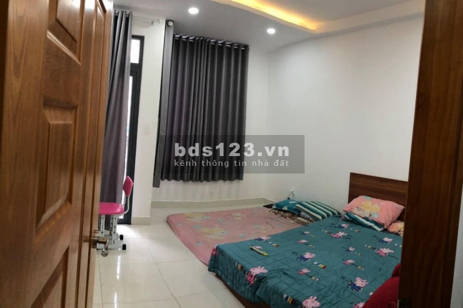 Cần tiền bán gấp nhà 3 pn Lê Hồng Phong, Quận 10, dt 32m2, giá 6,85 tỷ